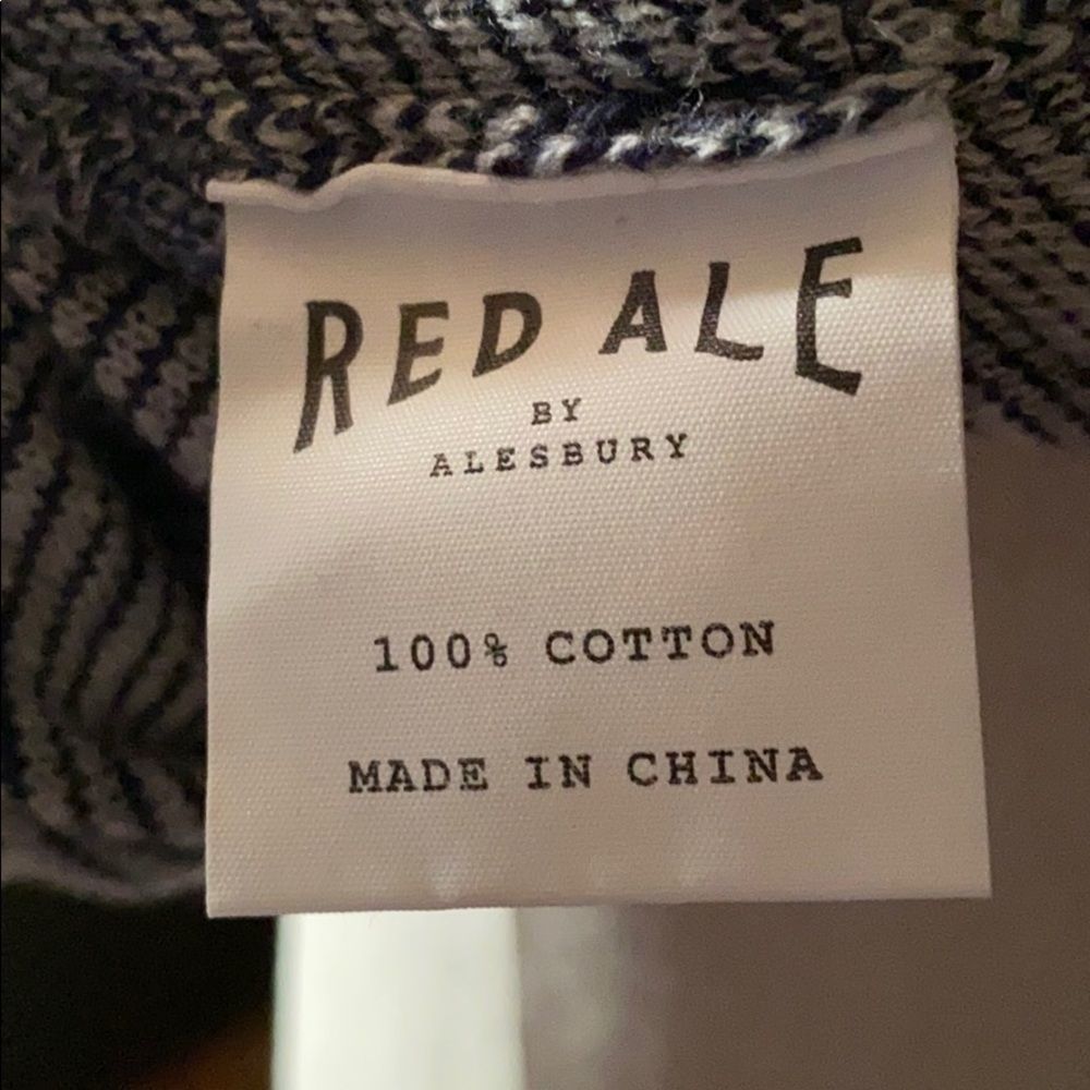 Red Ale Sweater - Picture 5 of 5